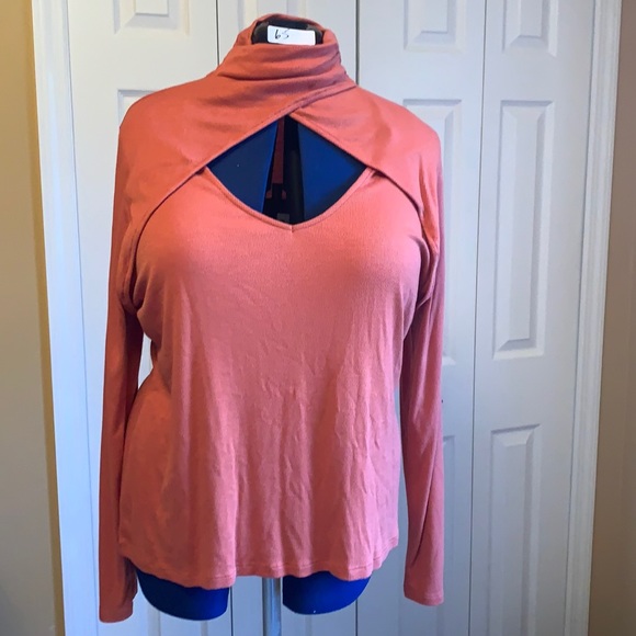 VENUS Tops - Venus 2X sexy top!!